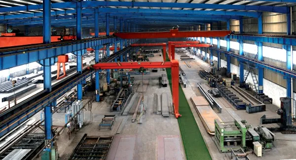 High-strength alloy steel components used in container spreader construction